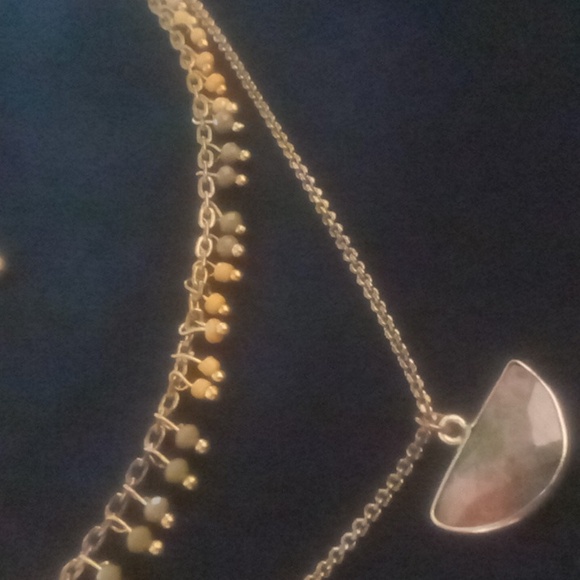 Layered chain with natural agate stone pendant & beaded 22 + 2 collar necklace - Picture 2 of 4